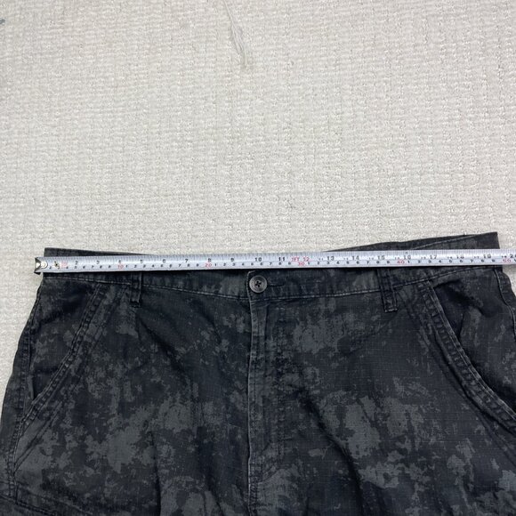 Calvin Klein Cargo Shorts Mens 38 Grey / Black Camo Camouflage Outdoor Y2K - Picture 7 of 14